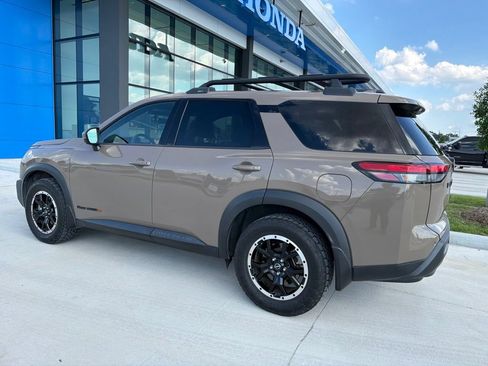 Used 2023 Nissan Pathfinder Rock Creek AWD/4WD image 6
