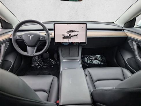 Used 2023 Tesla Model 3 Standard Range image 14