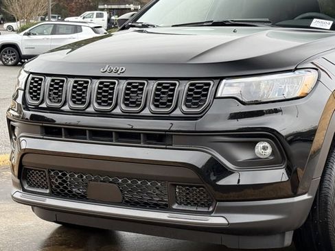 New 2026 Jeep Compass Latitude image 10