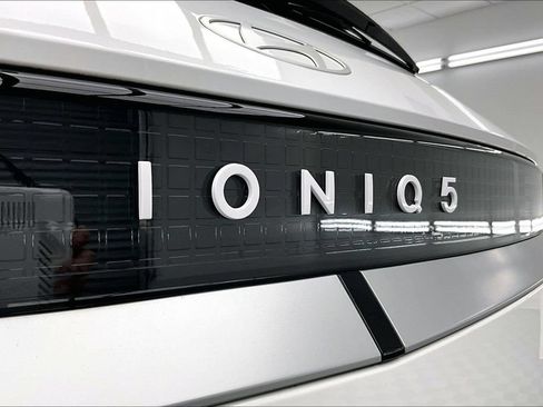 Used 2025 Hyundai Ioniq 5 SEL RWD image 8