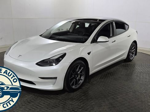 Used 2021 Tesla Model 3 Standard Range Plus RWD image 3