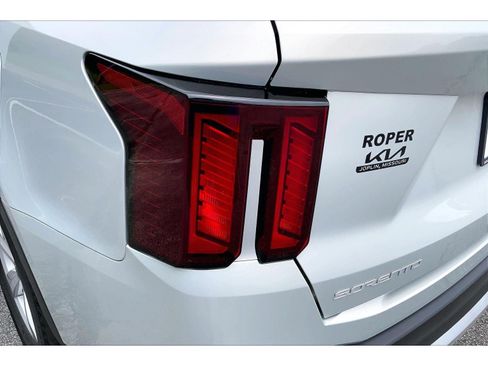 Used 2026 Kia Sorento LX FWD image 27