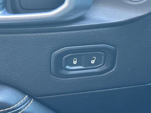 Used 2024 Jeep Wrangler Unlimited Sahara AWD/4WD image 12