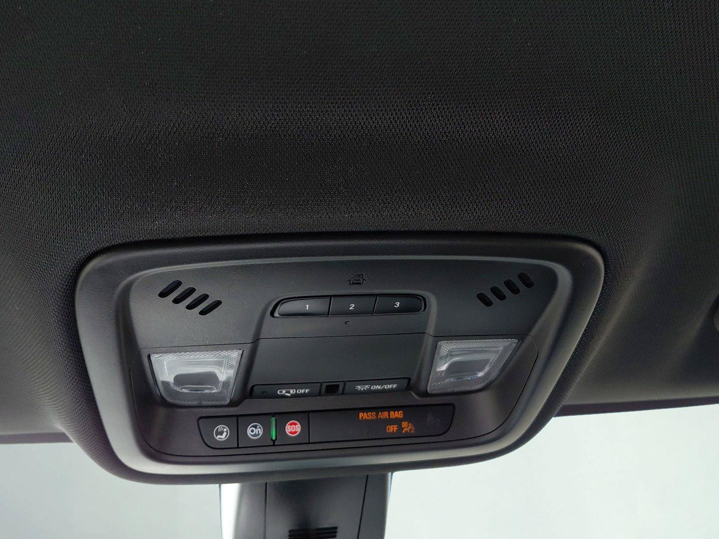 Used 2023 Chevrolet Traverse LT w/ Rear Camera Mirror Package AWD/4WD image 24