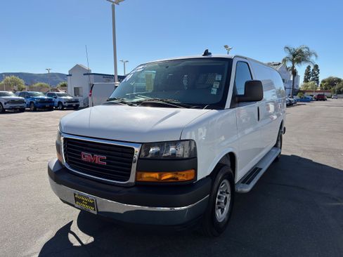 Used 2024 GMC Savana 2500 w/ Driver Convenience Package RWD image 4