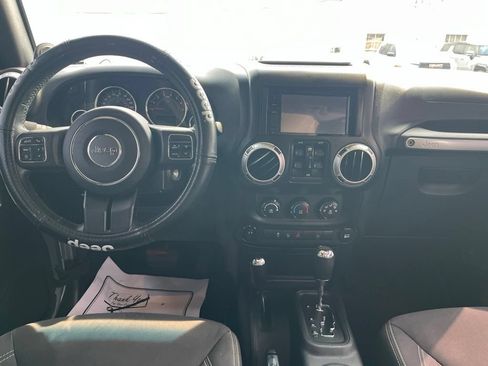 Used 2013 Jeep Wrangler Unlimited Sahara w/ Connectivity Group AWD/4WD image 15