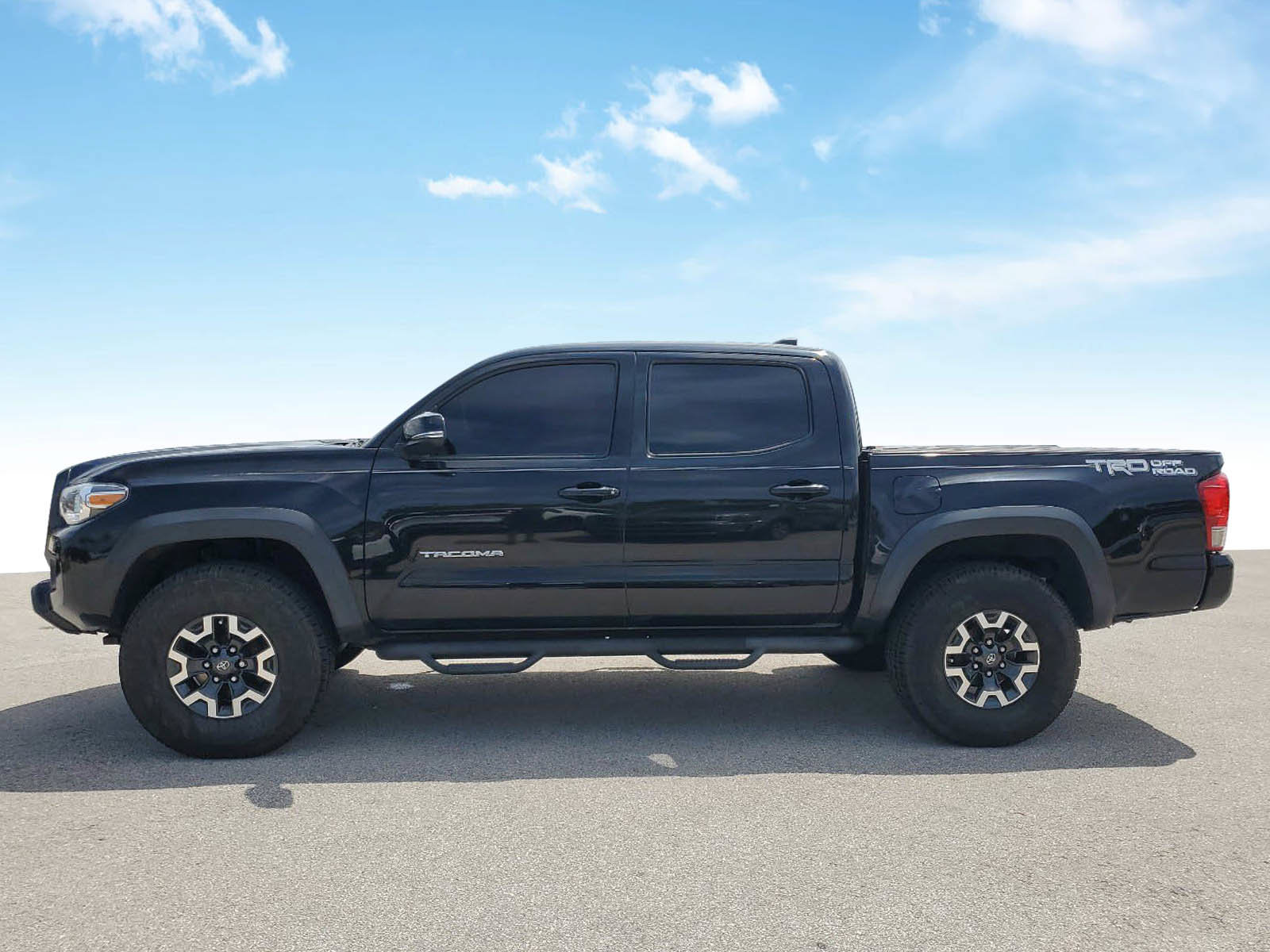 Used 2016 Toyota Tacoma TRD Off-Road w/ Premium & Technology Package RWD image 5