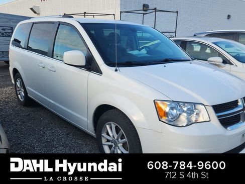 Used 2019 Dodge Grand Caravan SXT image 1