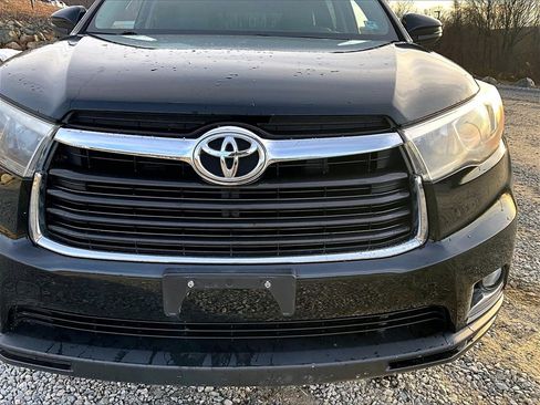 Used 2015 Toyota Highlander Limited image 26