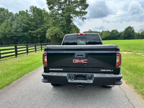 Used 2018 GMC Sierra 1500 Denali w/ Denali Ultimate Package AWD/4WD image 8