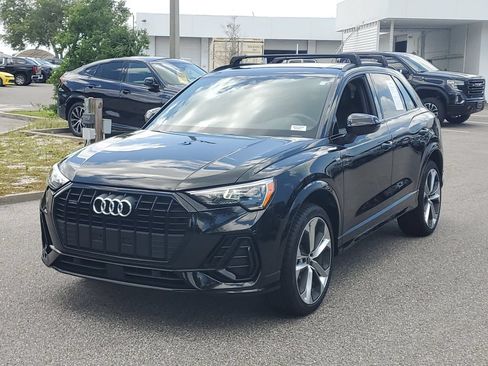 Used 2021 Audi Q3 2.0T Premium w/ Convenience Package AWD/4WD image 3