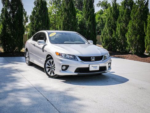 Used 2015 Honda Accord EX-L image 2