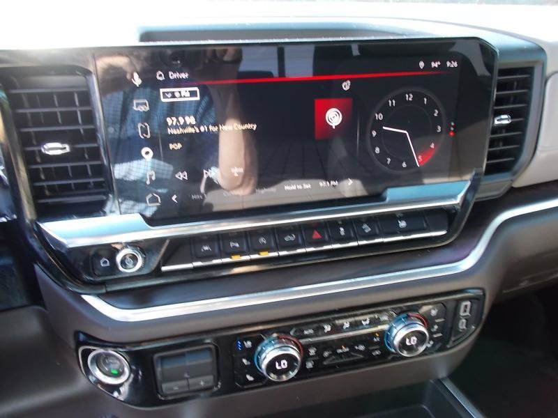 Used 2025 GMC Sierra 1500 SLT w/ SLT Premium Plus Package AWD/4WD image 34