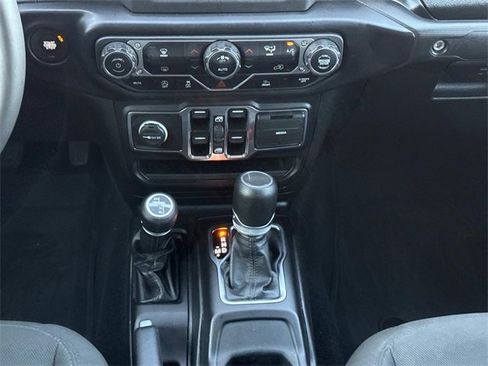 Used 2023 Jeep Gladiator Willys image 16