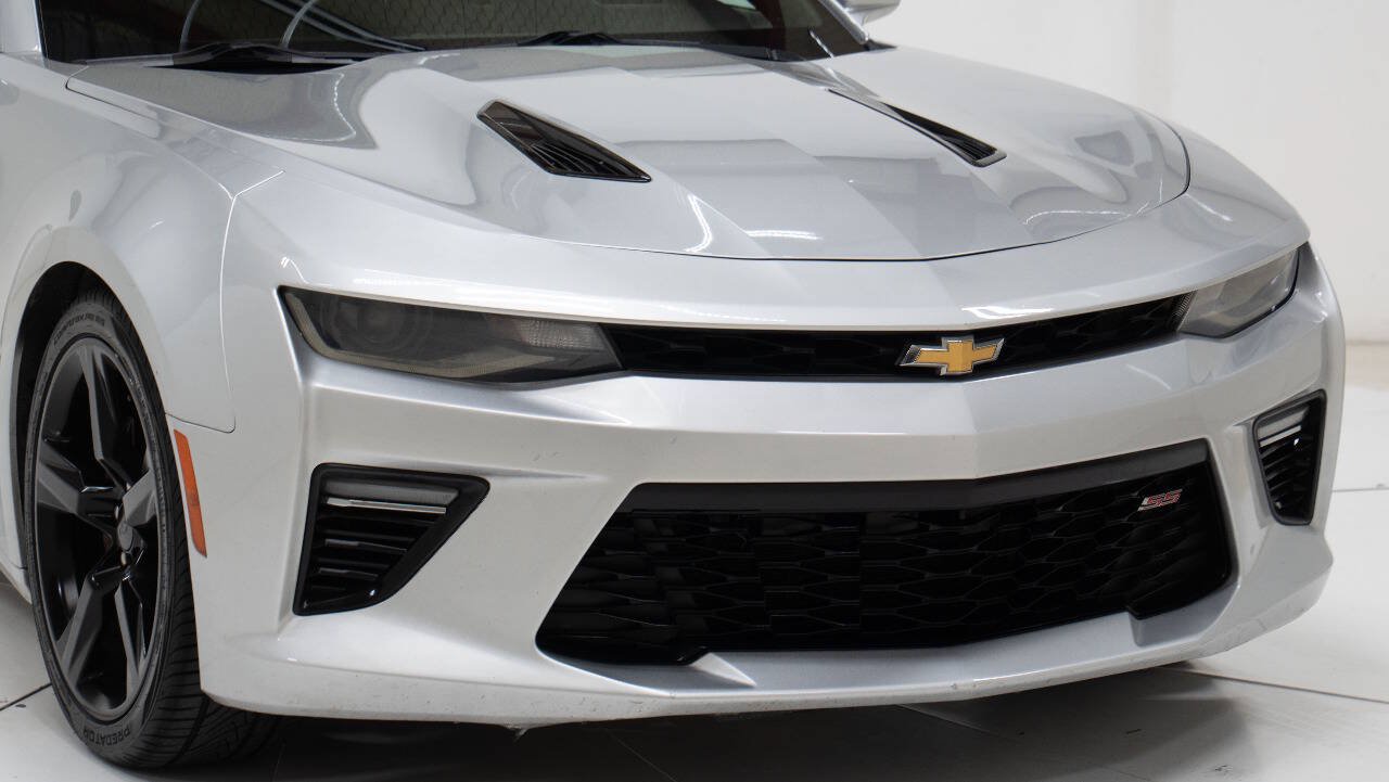 Used 2017 Chevrolet Camaro SS RWD image 11