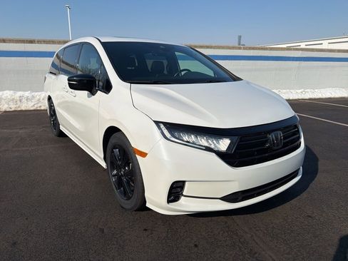 Certified 2023 Honda Odyssey Sport image 7