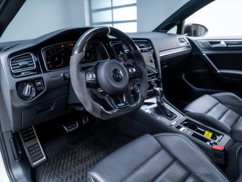 Used 2019 Volkswagen Golf R 4-Door AWD/4WD image 34