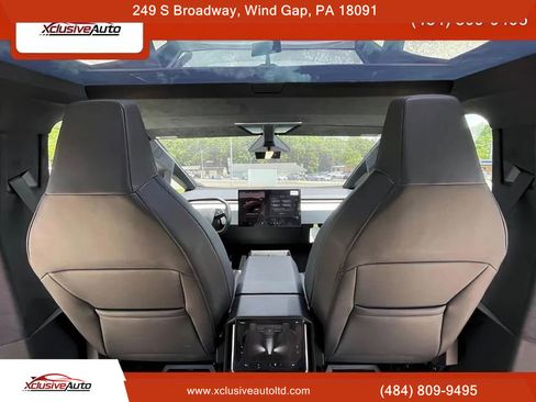 Used 2024 Tesla Cybertruck AWD Crew Cab image 16