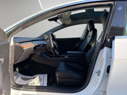 Used 2019 Tesla Model 3 Long Range image 9