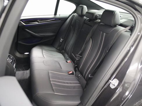 Used 2019 BMW 530e xDrive image 17