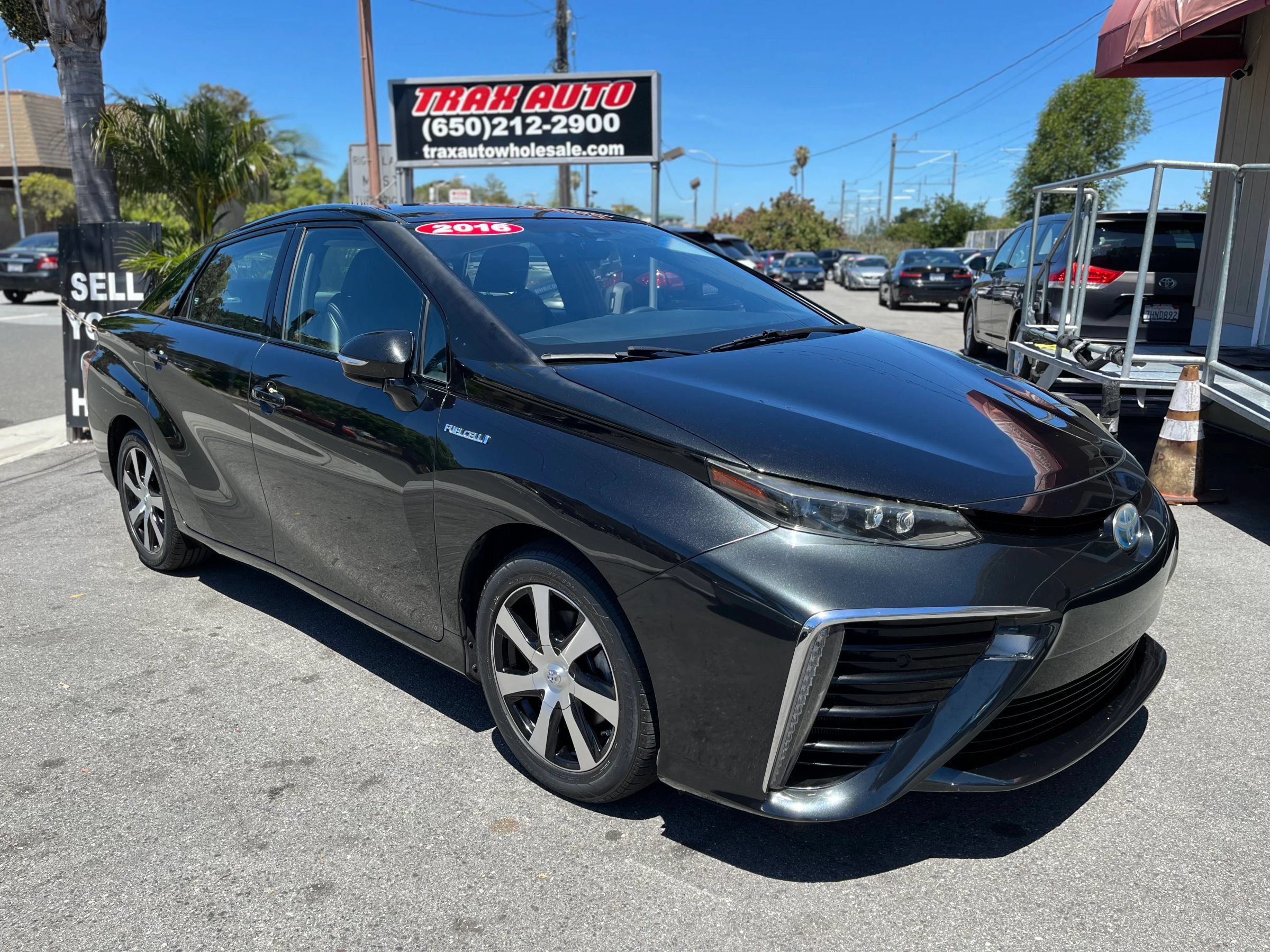 Used 2016 Toyota Mirai FWD image 1