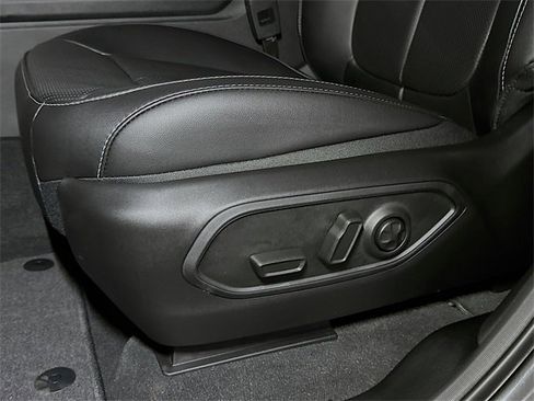 New 2025 Jeep Grand Cherokee L Limited image 13