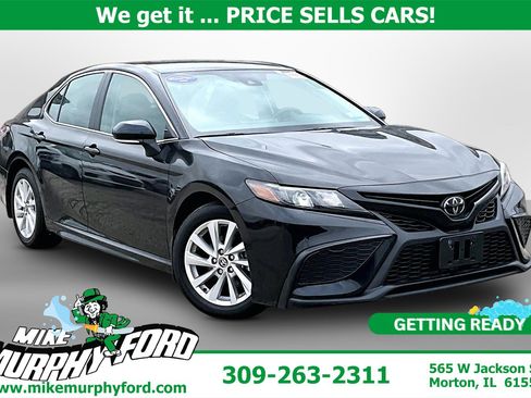Used 2024 Toyota Camry SE FWD image 1