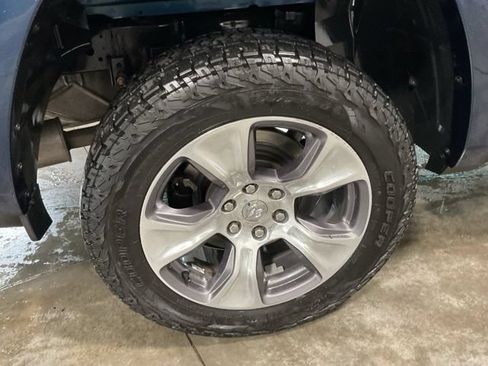 Used 2020 RAM 1500 Laramie AWD/4WD image 7