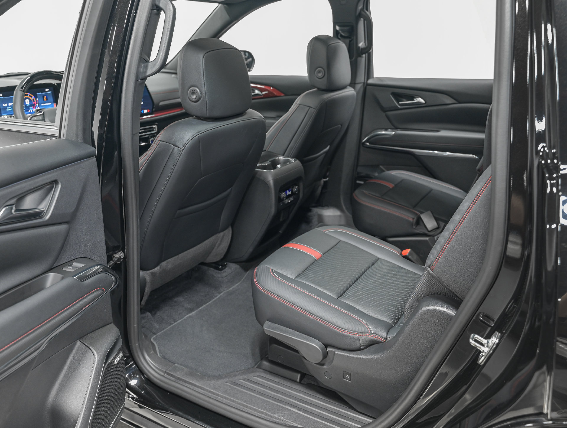 Used 2024 Chevrolet Traverse RS w/ LPO, Floor Liner Package AWD/4WD image 27
