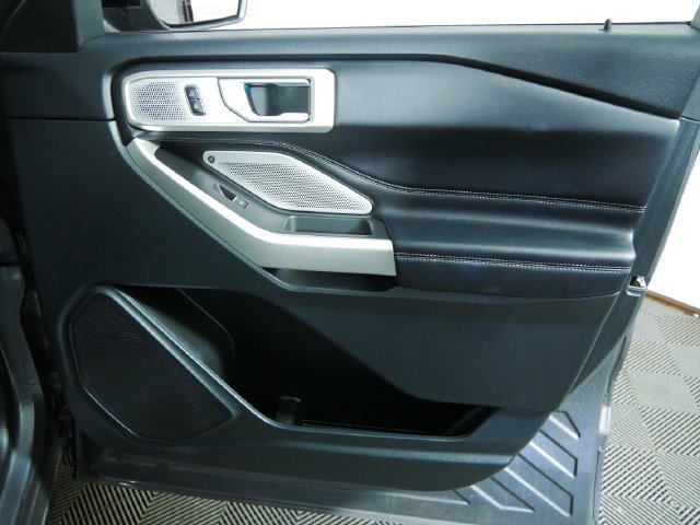 Used 2023 Ford Explorer Limited w/ Limited Technology Package AWD/4WD image 13