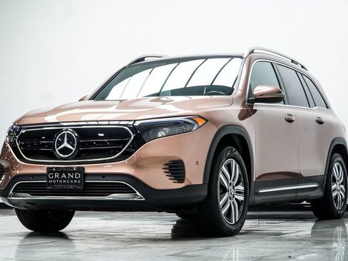 Used 2023 Mercedes-Benz EQB 300 4MATIC w/ Exclusive Package image 9