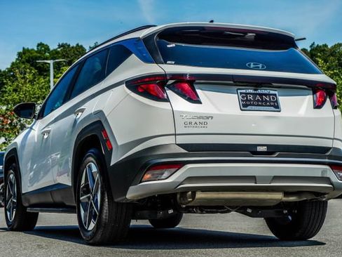 Certified 2025 Hyundai Tucson SEL FWD image 10
