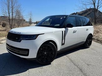 Used 2022 Land Rover Range Rover Long Wheelbase SE video 1