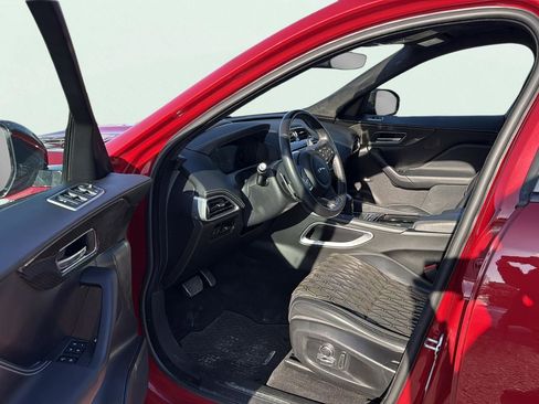 Used 2020 Jaguar F-PACE SVR image 26