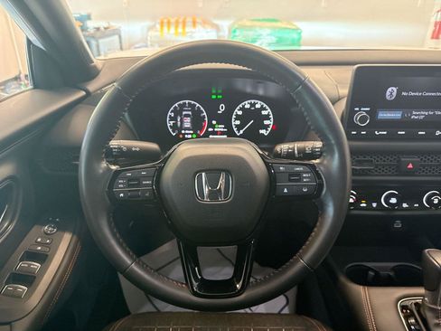 Used 2024 Honda HR-V Sport image 11