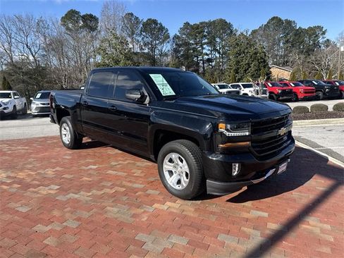 Used 2018 Chevrolet Silverado 1500 LT w/ Texas Edition image 38