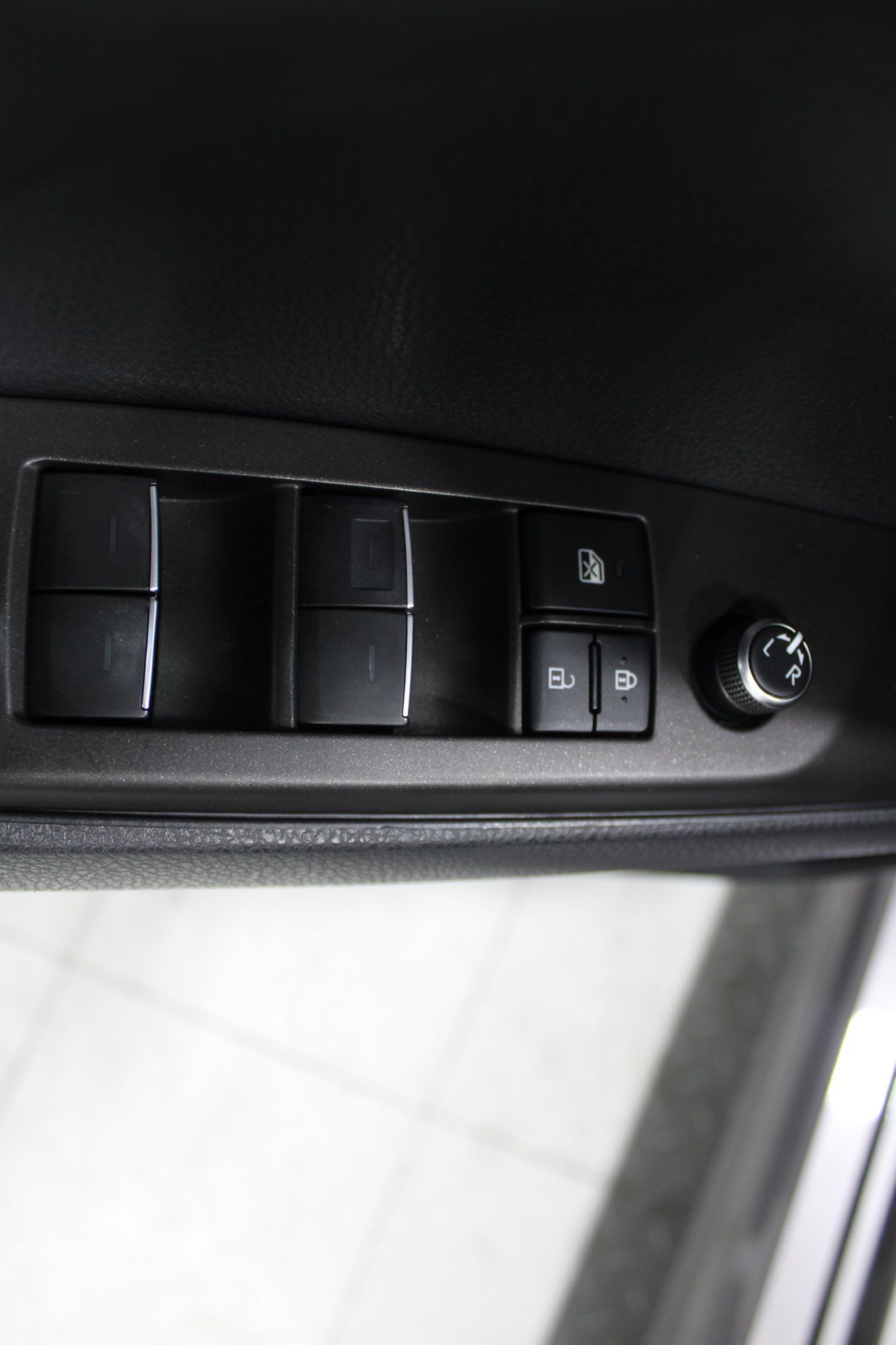 Used 2022 Toyota Camry XSE w/ Navigation Package FWD image 39