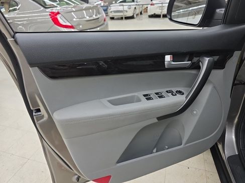 Used 2014 Kia Sorento LX FWD image 12