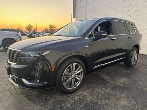 Used 2024 Cadillac XT6 Premium Luxury w/ Technology Package AWD/4WD image 3