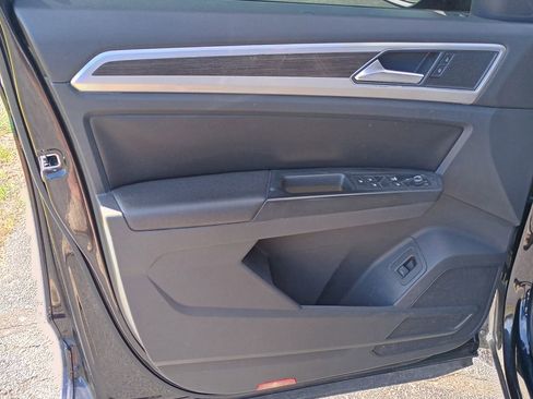 Used 2018 Volkswagen Atlas SE image 11