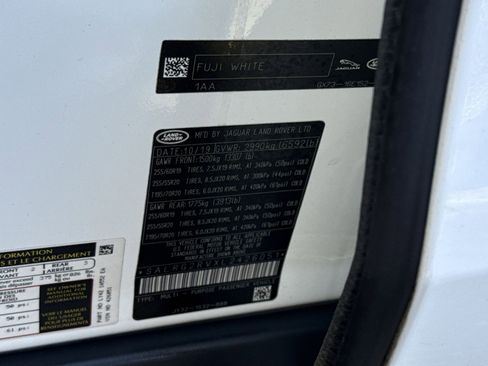 Used 2020 Land Rover Discovery SE AWD/4WD image 29