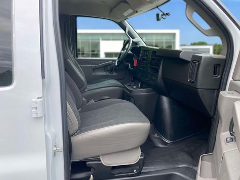 Used 2025 GMC Savana 2500 w/ Driver Convenience Package RWD image 21