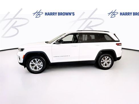 Used 2023 Jeep Grand Cherokee Limited w/ Luxury Tech Group II AWD/4WD image 29