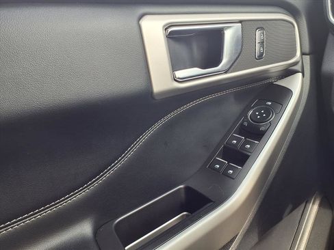 Used 2021 Ford Explorer XLT w/ Equipment Group 202A image 19