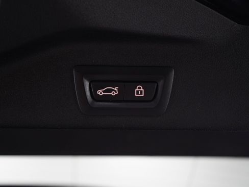 Used 2019 BMW X5 xDrive40i w/ Convenience Package AWD/4WD image 18
