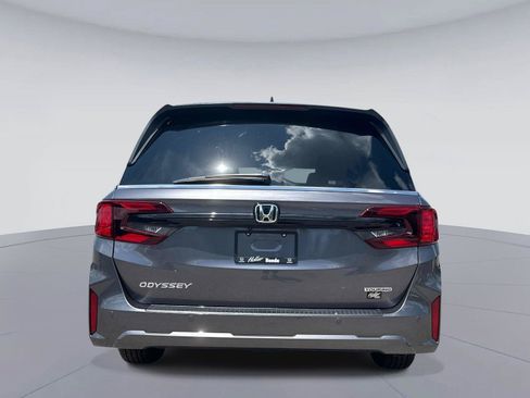 Certified 2026 Honda Odyssey Touring image 5