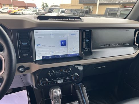 Used 2023 Ford Bronco Wildtrak AWD/4WD image 18