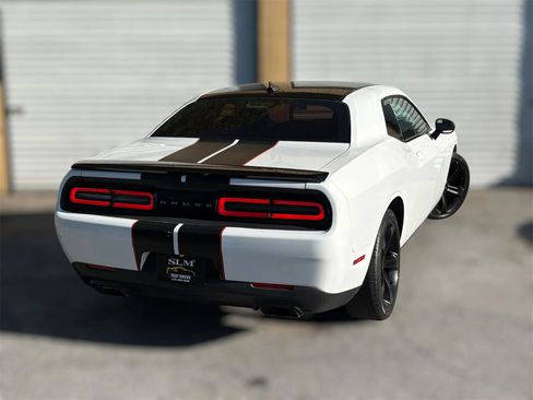 Used 2017 Dodge Challenger R/T RWD image 12
