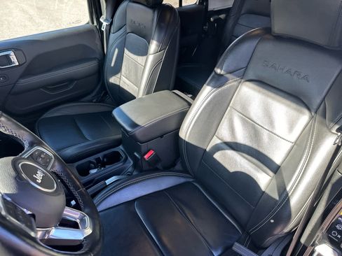 Used 2022 Jeep Wrangler Unlimited Sahara w/ Cold Weather Group image 28