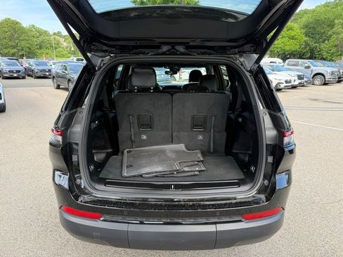 Used 2024 Jeep Grand Cherokee L Altitude AWD/4WD image 28